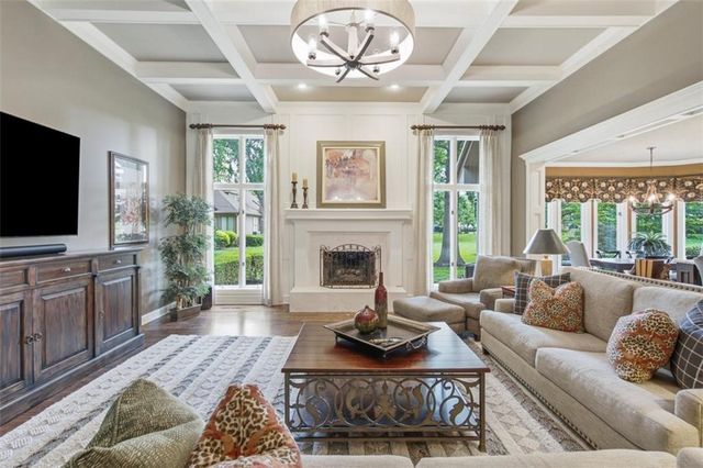 3604 W 129th Street, Leawood, KS 66209
