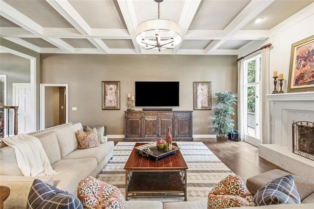 3604 W 129th Street, Leawood, KS 66209