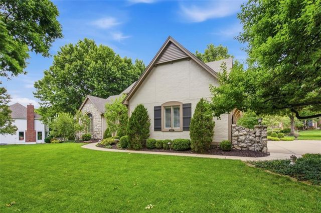 3604 W 129th Street, Leawood, KS 66209