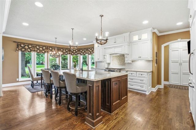 3604 W 129th Street, Leawood, KS 66209
