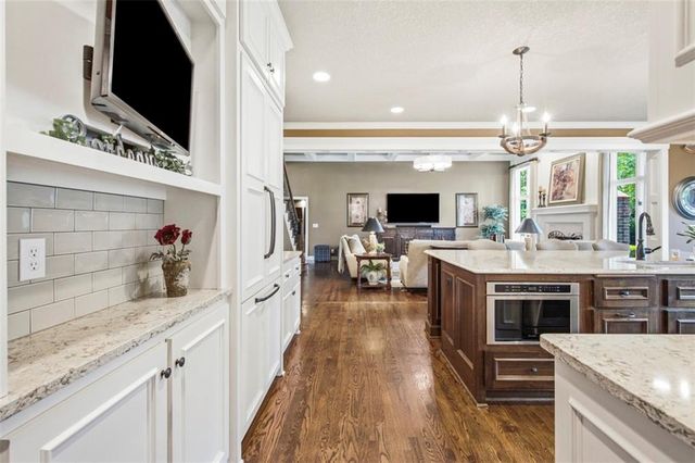 3604 W 129th Street, Leawood, KS 66209