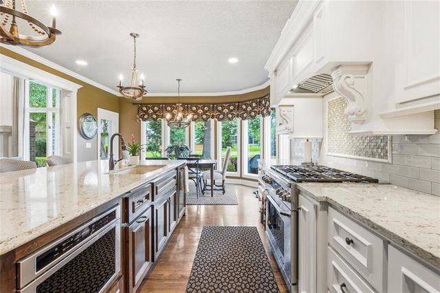 3604 W 129th Street, Leawood, KS 66209