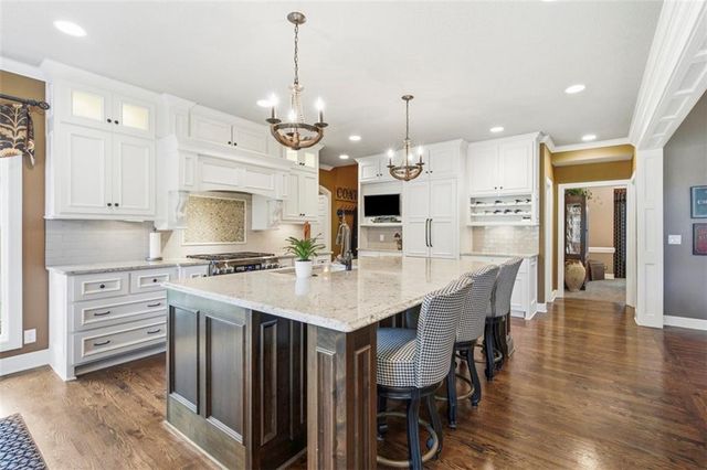 3604 W 129th Street, Leawood, KS 66209