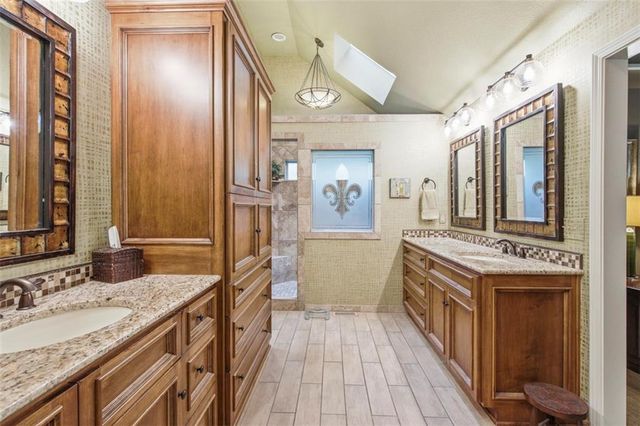 3604 W 129th Street, Leawood, KS 66209