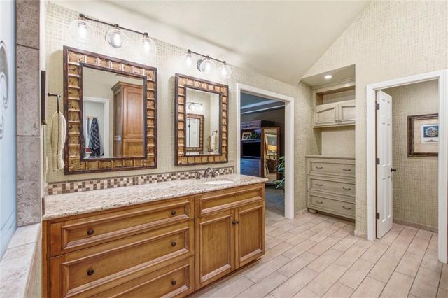 3604 W 129th Street, Leawood, KS 66209