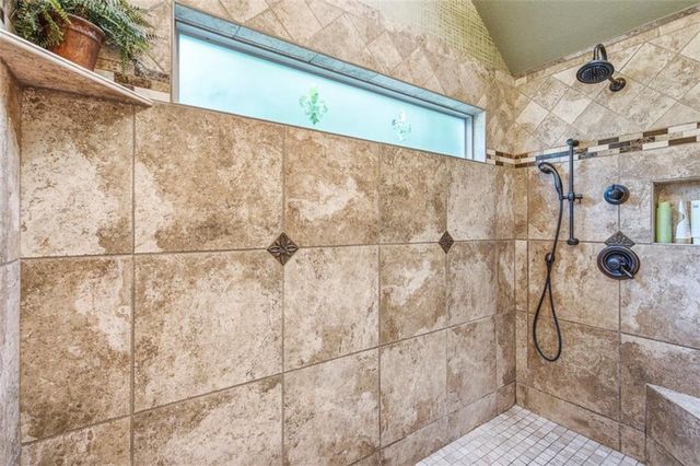 3604 W 129th Street, Leawood, KS 66209