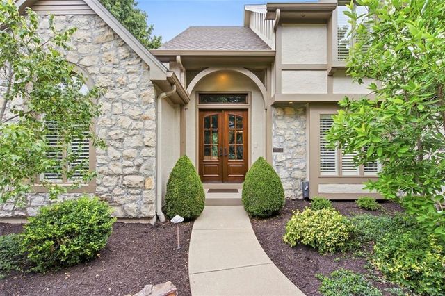 3604 W 129th Street, Leawood, KS 66209