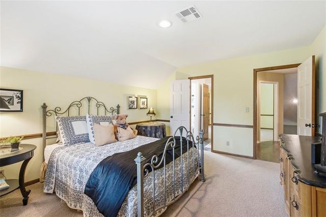 3604 W 129th Street, Leawood, KS 66209