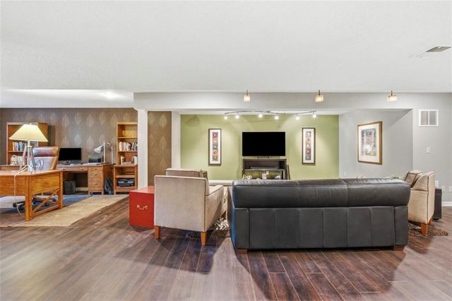 3604 W 129th Street, Leawood, KS 66209