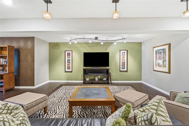 3604 W 129th Street, Leawood, KS 66209