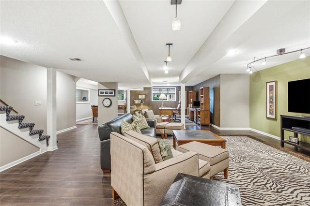 3604 W 129th Street, Leawood, KS 66209