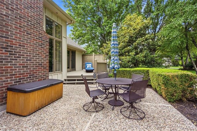 3604 W 129th Street, Leawood, KS 66209