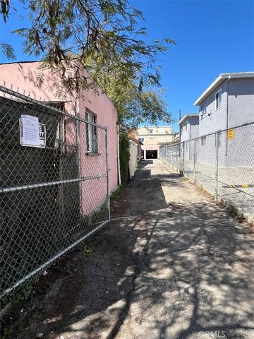 3361 Fletcher Dr, Los Angeles, CA 90065