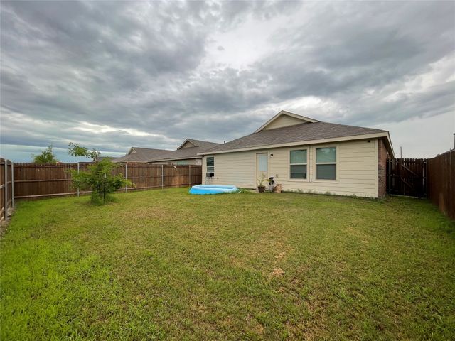 803 Odlozil Lane, Ennis, TX 75119