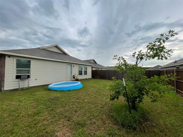 803 Odlozil Lane, Ennis, TX 75119