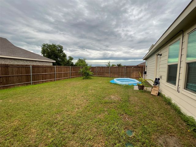 803 Odlozil Lane, Ennis, TX 75119