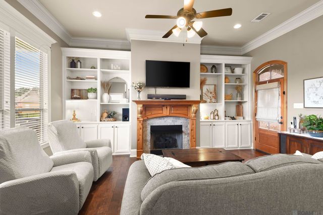 30682 Dunn Rd, Denham Springs, LA 70726