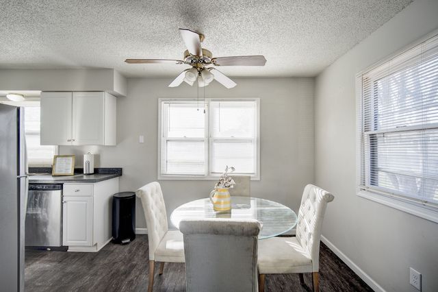 1224 NW 92nd Street, Clive, IA 50325