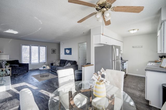 1224 NW 92nd Street, Clive, IA 50325