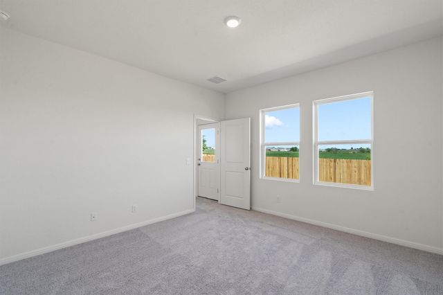 700 Gemsbok DR, Hutto, TX 78634