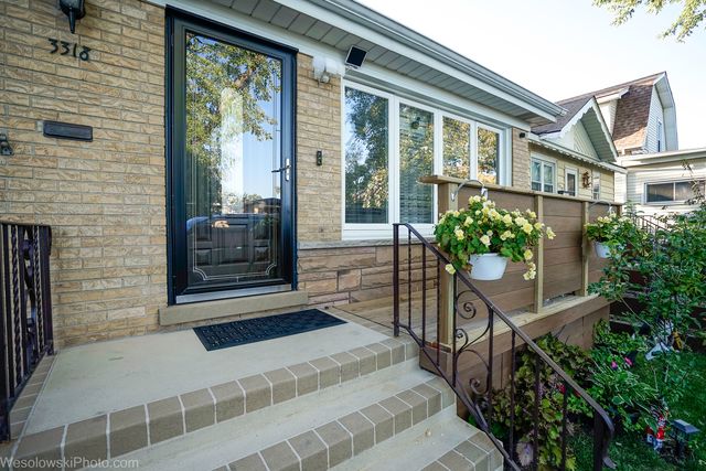 3318 N Oriole Avenue, Chicago, IL 60634