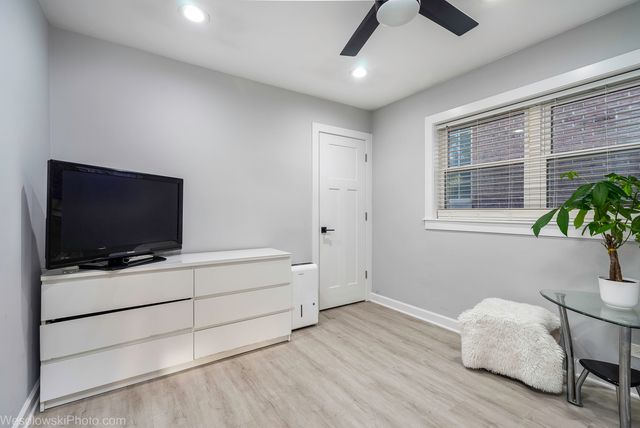 3318 N Oriole Avenue, Chicago, IL 60634