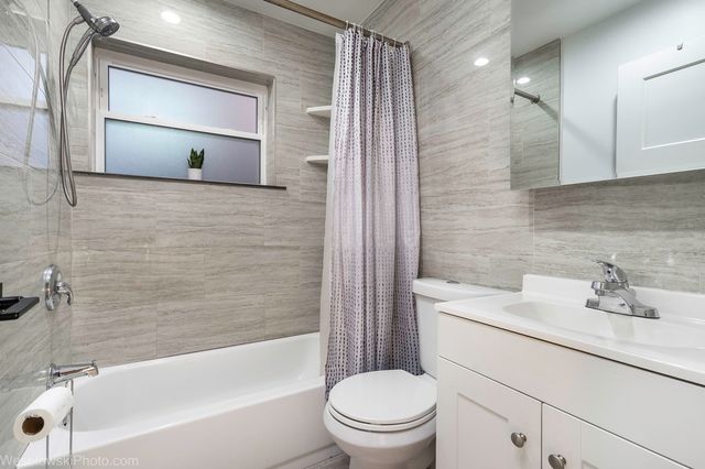 3318 N Oriole Avenue, Chicago, IL 60634