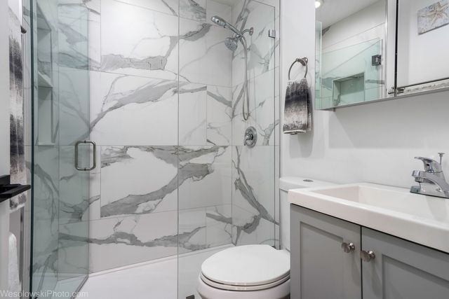 3318 N Oriole Avenue, Chicago, IL 60634