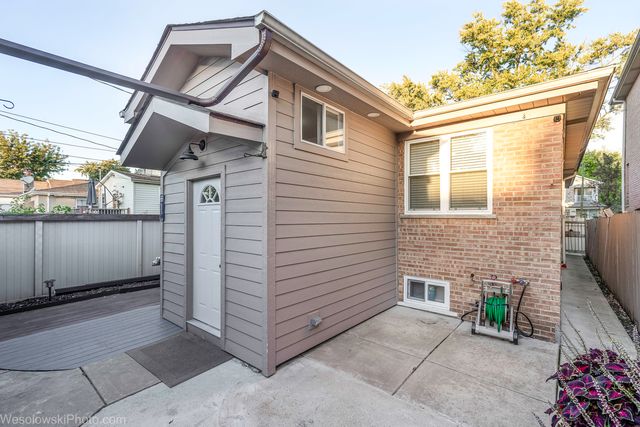 3318 N Oriole Avenue, Chicago, IL 60634