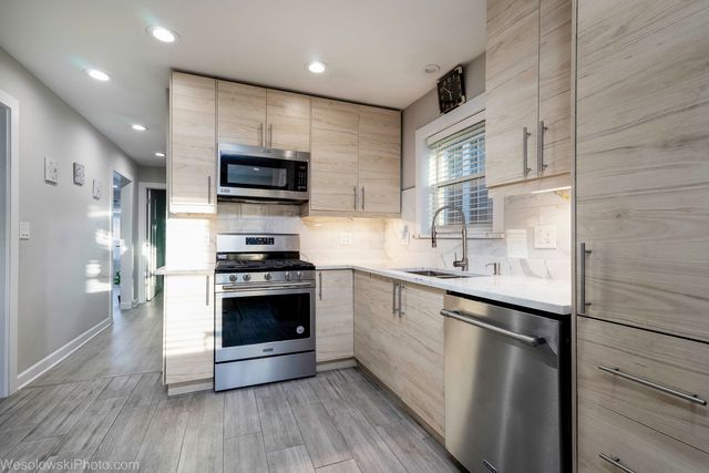 3318 N Oriole Avenue, Chicago, IL 60634