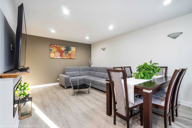 3318 N Oriole Avenue, Chicago, IL 60634