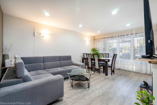 3318 N Oriole Avenue, Chicago, IL 60634