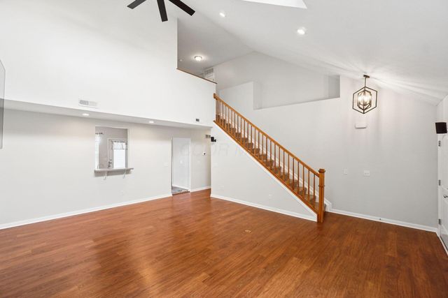 4444 Snowy Meadow Drive, Grove City, OH 43123