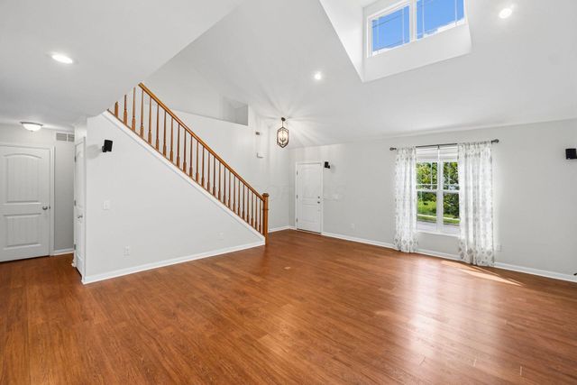 4444 Snowy Meadow Drive, Grove City, OH 43123