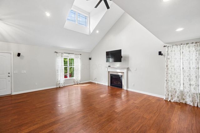 4444 Snowy Meadow Drive, Grove City, OH 43123