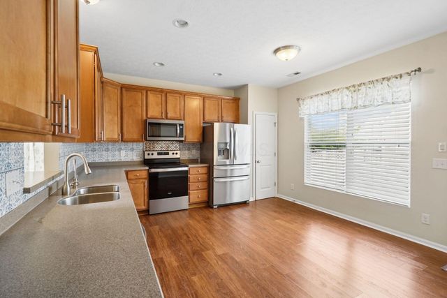 4444 Snowy Meadow Drive, Grove City, OH 43123