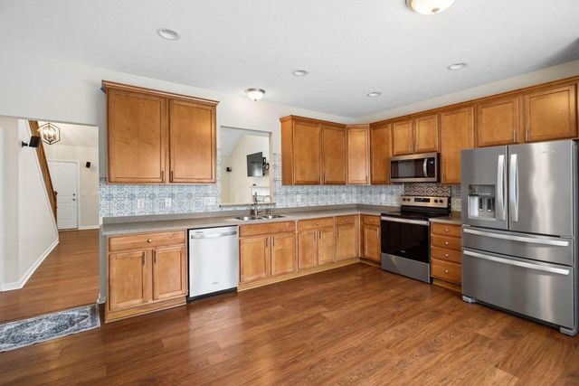 4444 Snowy Meadow Drive, Grove City, OH 43123