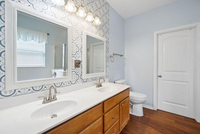 4444 Snowy Meadow Drive, Grove City, OH 43123