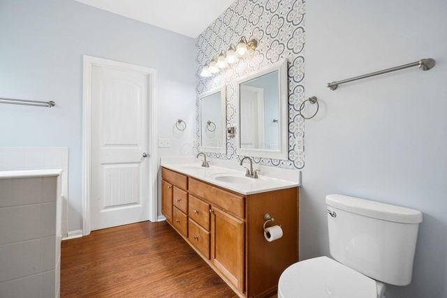 4444 Snowy Meadow Drive, Grove City, OH 43123
