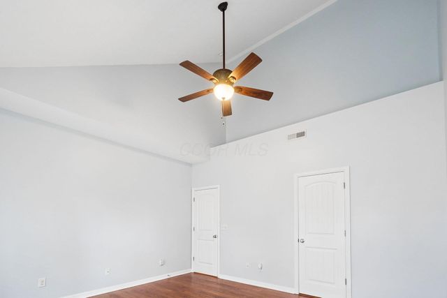 4444 Snowy Meadow Drive, Grove City, OH 43123