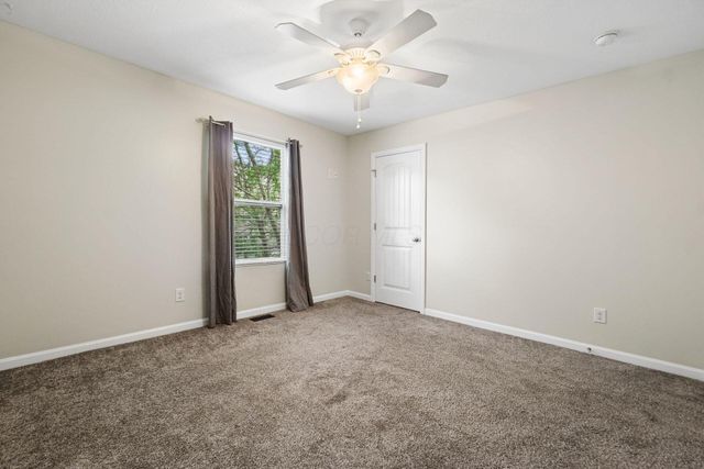 4444 Snowy Meadow Drive, Grove City, OH 43123