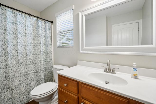 4444 Snowy Meadow Drive, Grove City, OH 43123