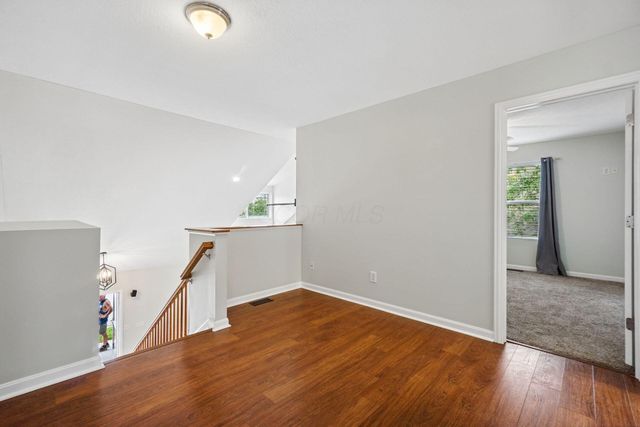 4444 Snowy Meadow Drive, Grove City, OH 43123