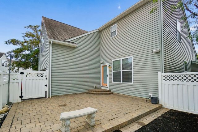 4444 Snowy Meadow Drive, Grove City, OH 43123