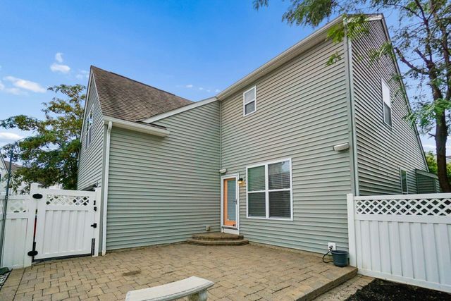 4444 Snowy Meadow Drive, Grove City, OH 43123