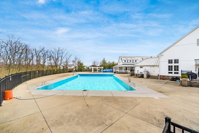 4444 Snowy Meadow Drive, Grove City, OH 43123
