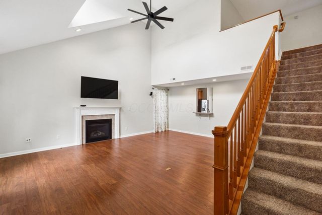 4444 Snowy Meadow Drive, Grove City, OH 43123
