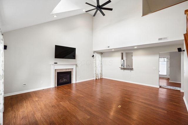 4444 Snowy Meadow Drive, Grove City, OH 43123