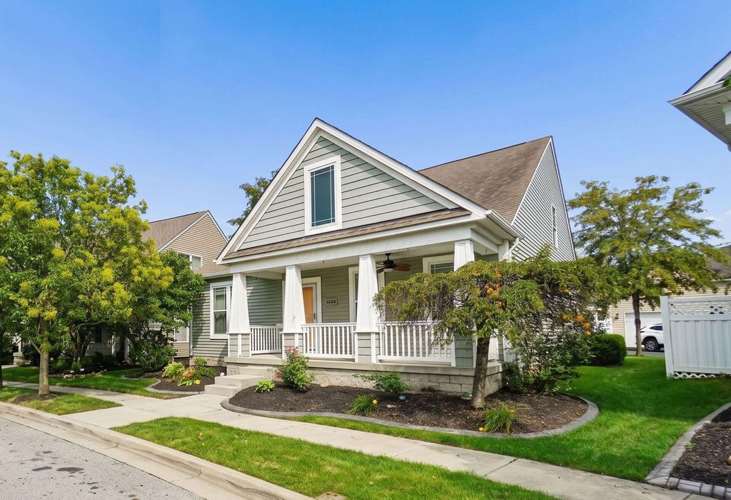 4444 Snowy Meadow Drive, Grove City, OH 43123