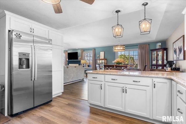 145 PARKWAY Drive, Chatham, IL 62629